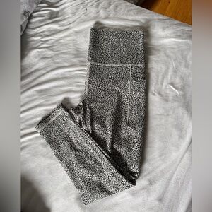 Athleta salutation stash tights